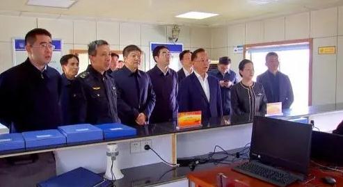 張坤、劉文榮帶隊(duì)巡江巡河及防汛檢查